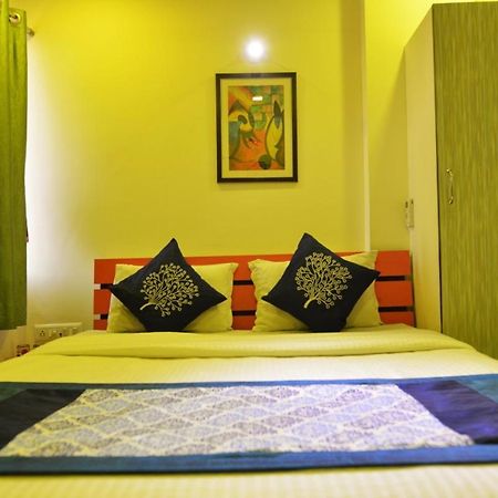 Hotel Royal Apple Ahmedabad Bagian luar foto