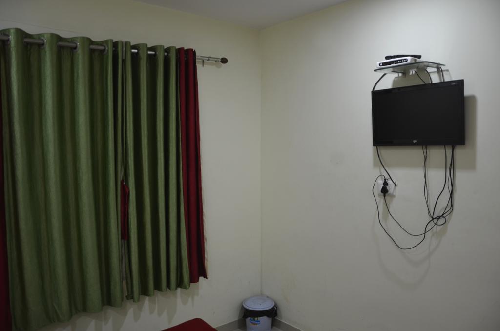 Hotel Royal Apple Ahmedabad Ruang foto